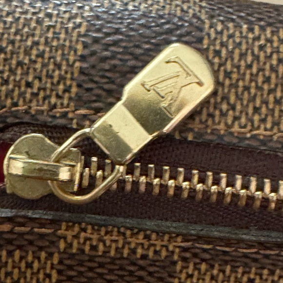 LOUIS VUITTON 
Damier Ebene Koala Compact Wallet - Picture 12 of 14